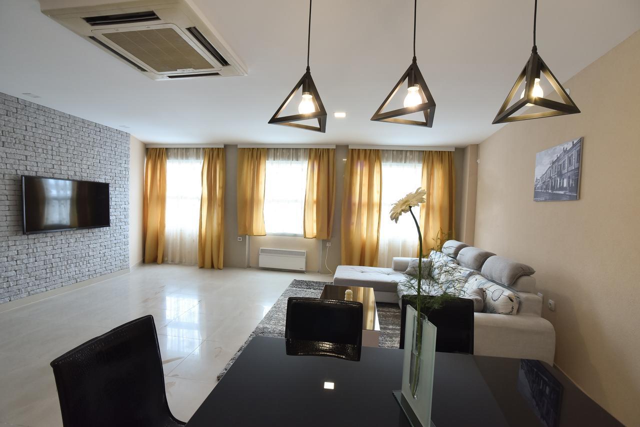 City Center Apartments Pirot Zewnętrze zdjęcie