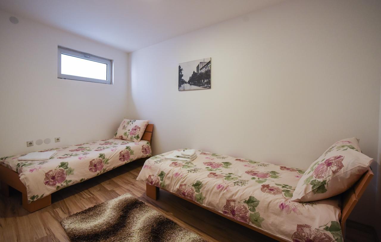 City Center Apartments Pirot Zewnętrze zdjęcie