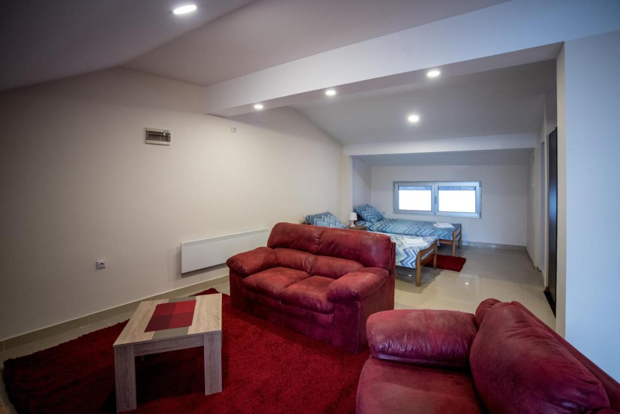 City Center Apartments Pirot Zewnętrze zdjęcie